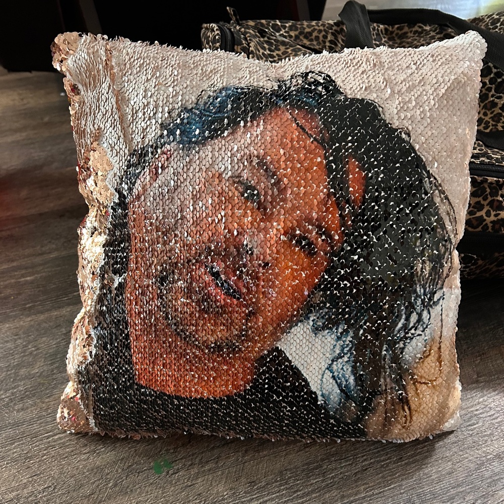 90 day fiancé Ed pillow